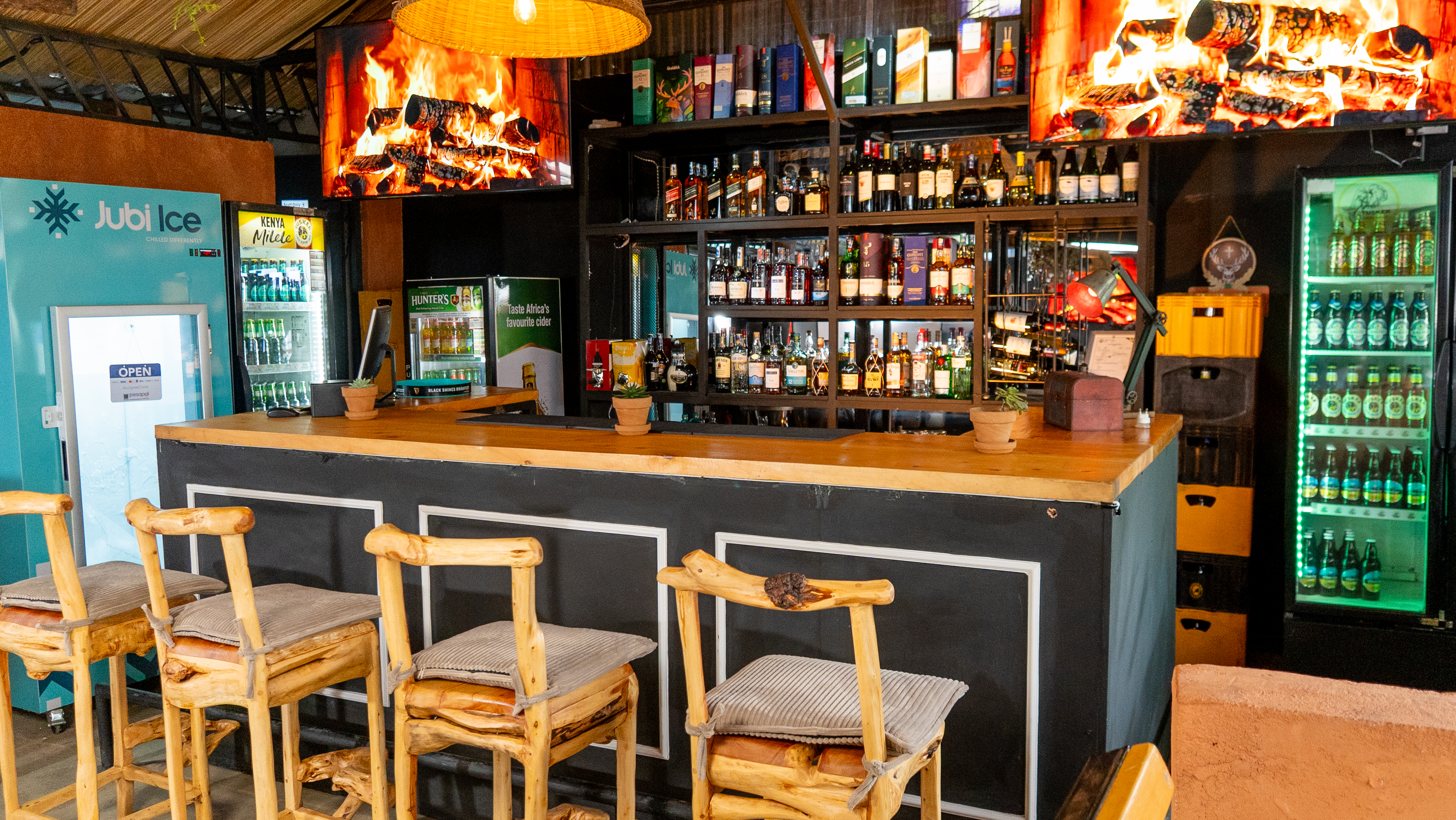 Birdies & Brewz bar interior